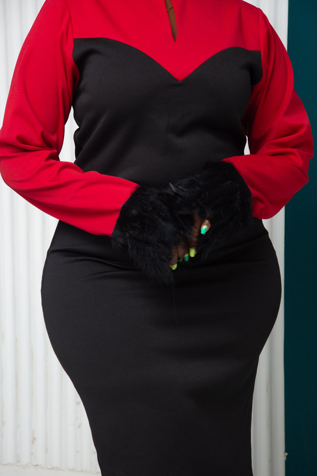 Zosa Bosselle Chinese V Neck Collar With Feathered Cuff Dress - Black / Red